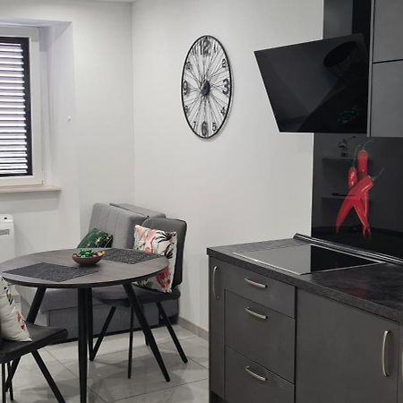 Apartman Julija 1 Риека Экстерьер фото
