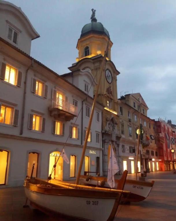 Apartman Julija 1 Риека Экстерьер фото