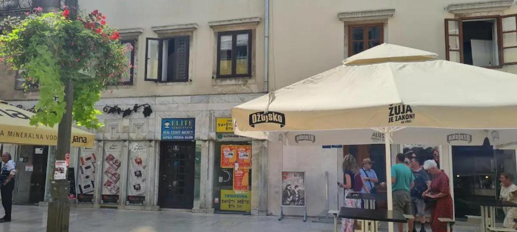 Apartman Julija 1 Риека Экстерьер фото