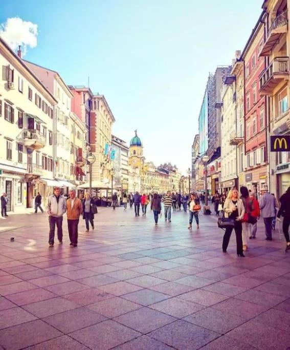 Apartman Julija 1 Риека Экстерьер фото