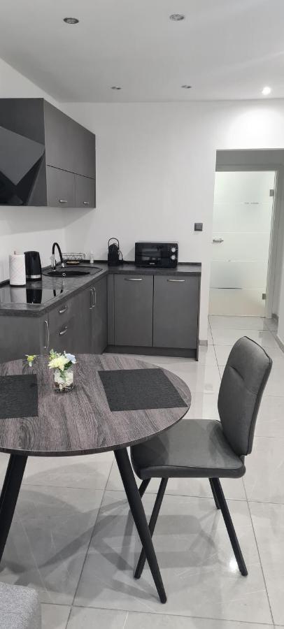 Apartman Julija 1 Риека Экстерьер фото