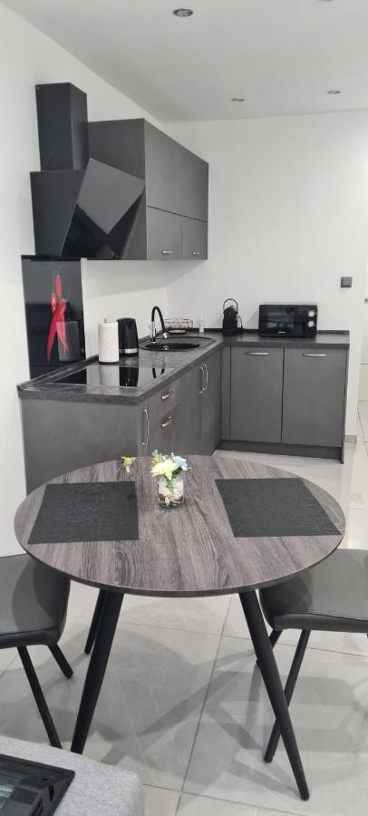 Apartman Julija 1 Риека Экстерьер фото